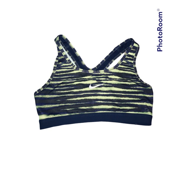 Sold as a lot for 100$ firm all listed is included Nike size small and medium - Picture 9 of 11